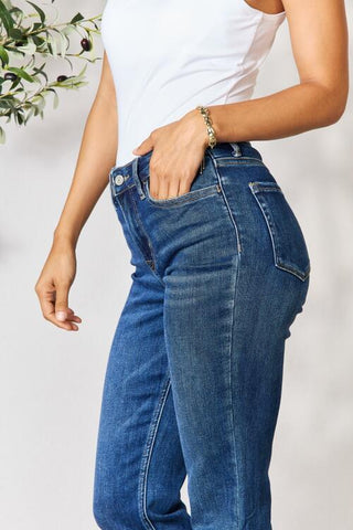 Comfortable Cropped Straight Jeans